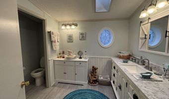5 Freedom Ln, Belfast, ME 04915