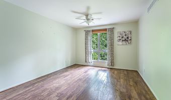 1040 Greenhills Dr, Ann Arbor, MI 48105