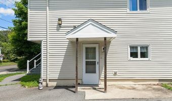 132 Maple Ave, Middletown, RI 02842