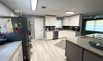 1101 Breckenridge Dr, Adel, GA 31620