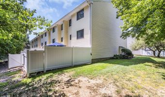258 Clubhouse Dr, Middletown, NJ 07748
