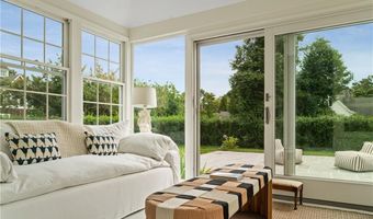 124 Harrison Ave, Newport, RI 02840