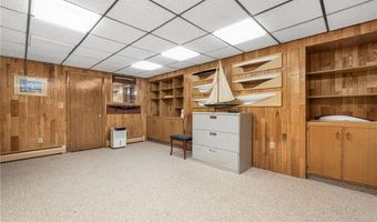 67 Daniel Dr, North Kingstown, RI 02852