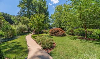 24 Woodcrest Rd, Asheville, NC 28804