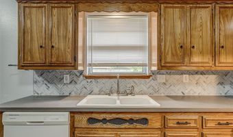 202 Walter Way, Anadarko, OK 73005