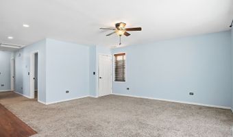 39450 N Circle Ave, Antioch, IL 60002