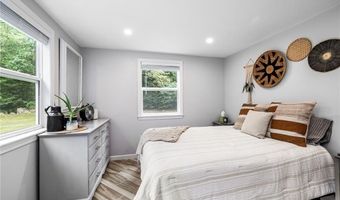 93 Burdickville Rd, Charlestown, RI 02813