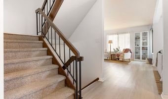 65 Peddlars Dr 65, Branford, CT 06405