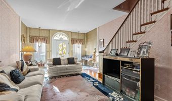2447 S 5TH St, Philadelphia, PA 19148