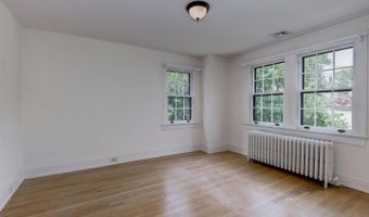 4706 32ND St N, Arlington, VA 22207