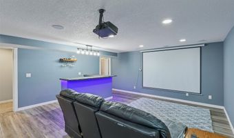 2202 Barry Dr, Adel, IA 50003