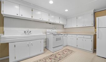 715 Holden Dr, Ashtabula, OH 44004