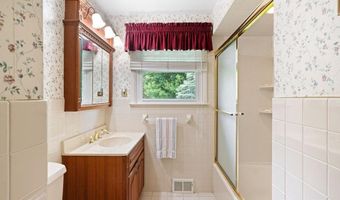 604 DAVIS Rd, Barrington, NJ 08007