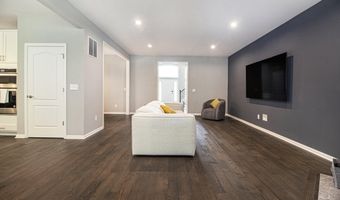 2865 Dillon Dr, Ann Arbor, MI 48105