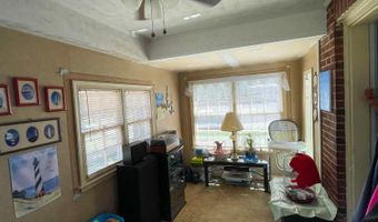 811 Broad St, Altavista, VA 24517