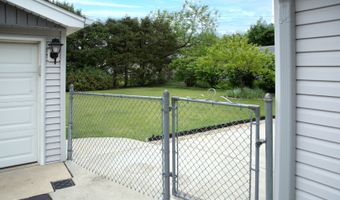 921 S Iowa Ave, Addison, IL 60101