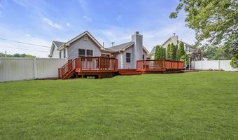 317 Trenton Ave N, Bayville, NJ 08721