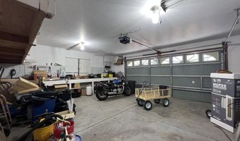 1055 Shadow Ln, Fernley, NV 89408