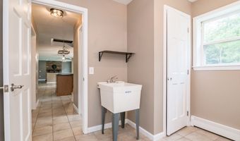 27 South St, Blandford, MA 01008