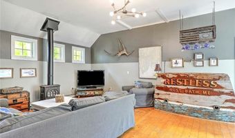 44 Washington Rd, Barrington, RI 02806