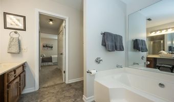 1121 Claytonbrook Ct, Ballwin, MO 63011