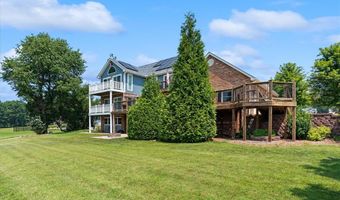 18 Woodland Hills Ct, Alton, IL 62002
