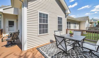 136 Pond View Cir 136, Beacon Falls, CT 06403