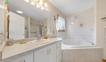 453 Andrew Ave, Bayville, NJ 08721