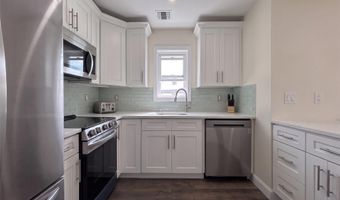 3323 Great Neck Rd, Amityville, NY 11701