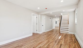 38 Somerset Rd E, Amityville, NY 11701