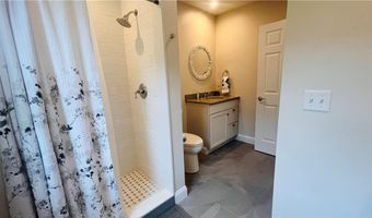 115 Wellington Ave 1, Newport, RI 02840