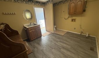 1011 12000 Rd, Altamont, KS 67330
