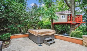 2322 S PIERCE St S, Arlington, VA 22202