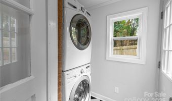 4010 Hiddenbrook Dr, Charlotte, NC 28205