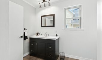 355 W 9th St, Auburn, IN 46706