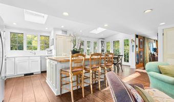 561 Middlesex Rd, Darien, CT 06820