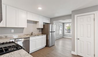 90 Huron St, Warwick, RI 02889