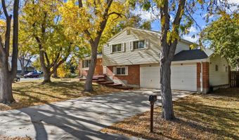 8227 Yarrow Ct, Arvada, CO 80005