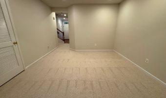 5025 MURTHA St, Alexandria, VA 22304