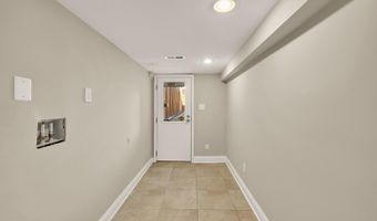 912 I St NE, Washington, DC 20002