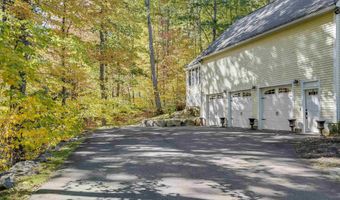 10 Barrington Dr, Bedford, NH 03110
