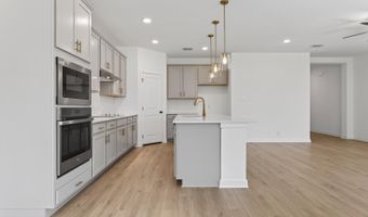 314 Brood Dr, Adkins, TX 78101