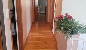 83 Valente Dr, Cranston, RI 02920