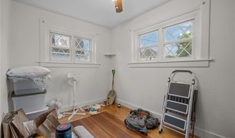 49 Arnold St, East Providence, RI 02915