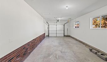 2301 Wedgewood Dr, Alton, IL 62002