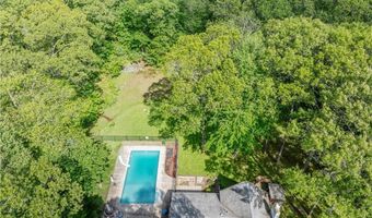 8 Westgate Rd, Cumberland, RI 02864