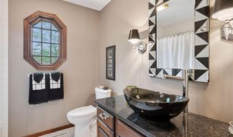 1511 Colleen Ave, Arden Hills, MN 55112