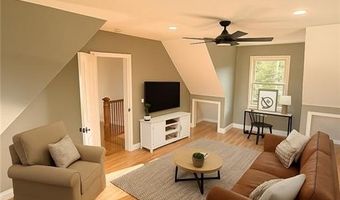 16 George St, Warwick, RI 02888