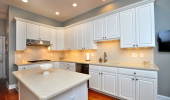 11 Templeton Ct 11, Avon, CT 06001