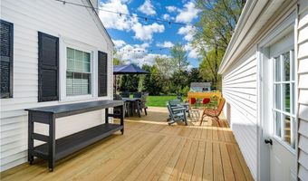 42 Grasslands Rd, East Greenwich, RI 02818